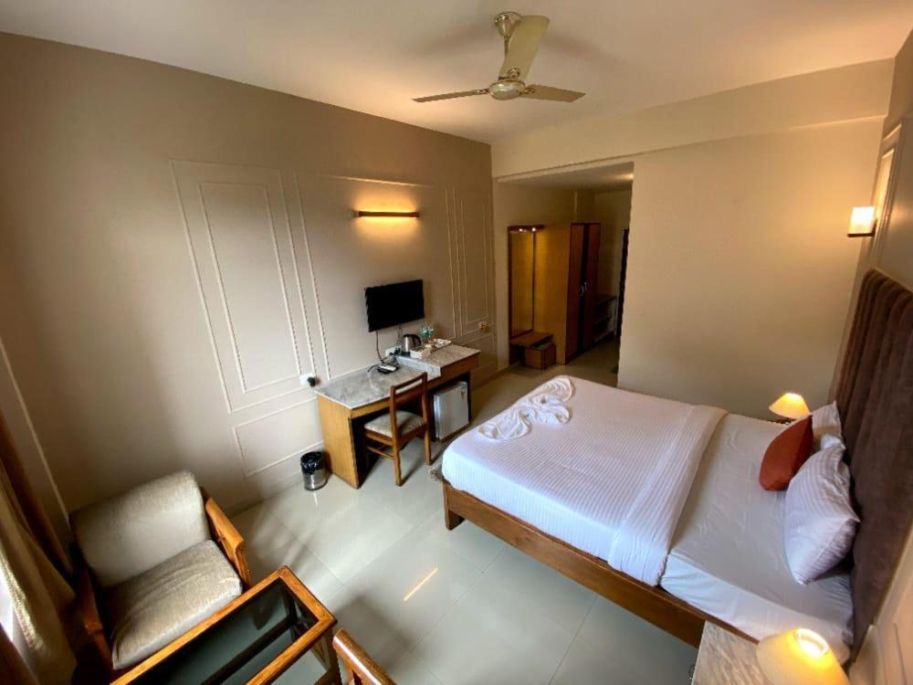 Hotel Earl Grey Jorhāt Eksteriør billede
