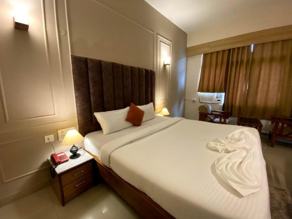 Hotel Earl Grey Jorhāt Eksteriør billede